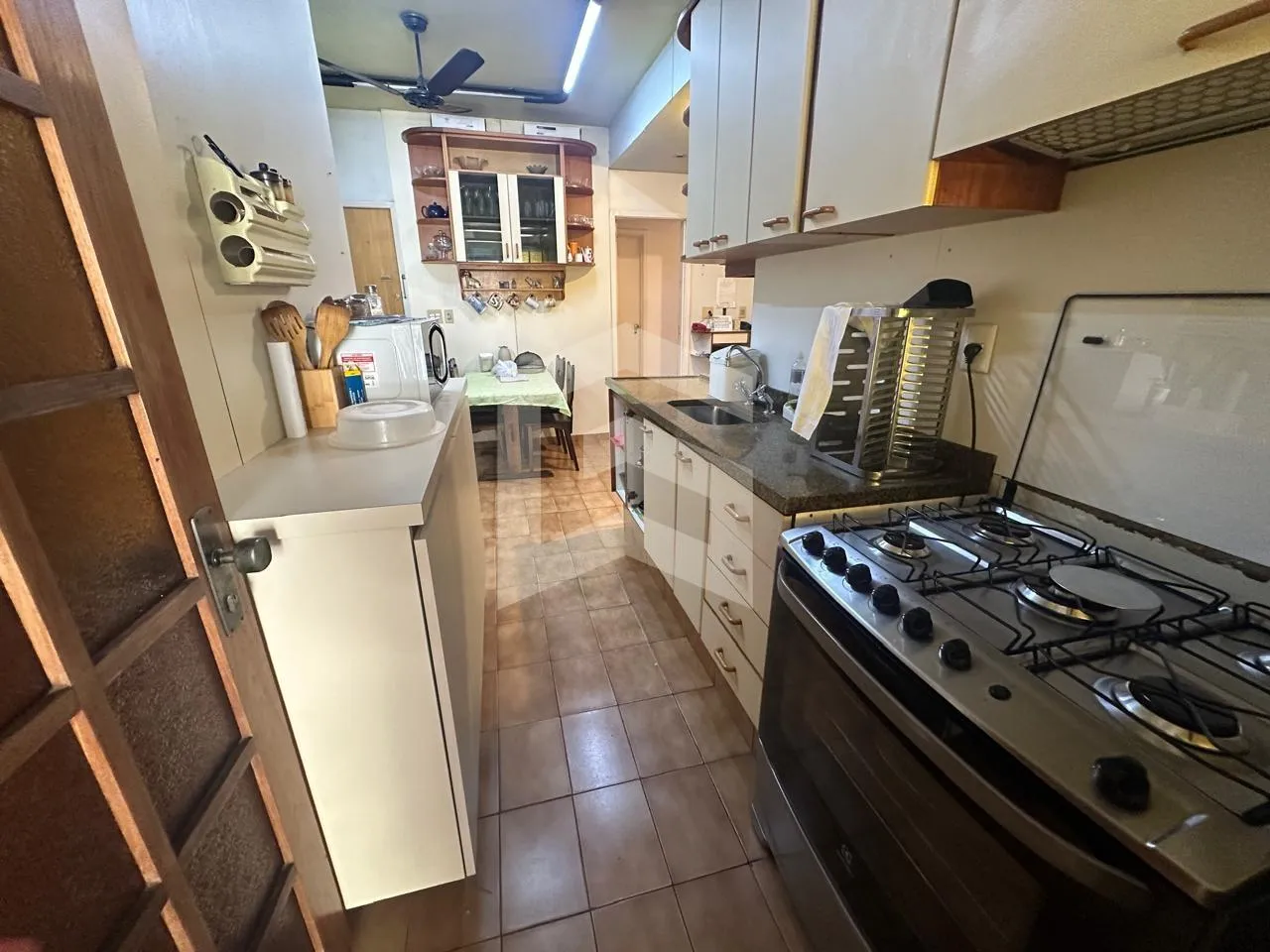 Furnished apartment, 252 m², with a walk-in closet — photo 21