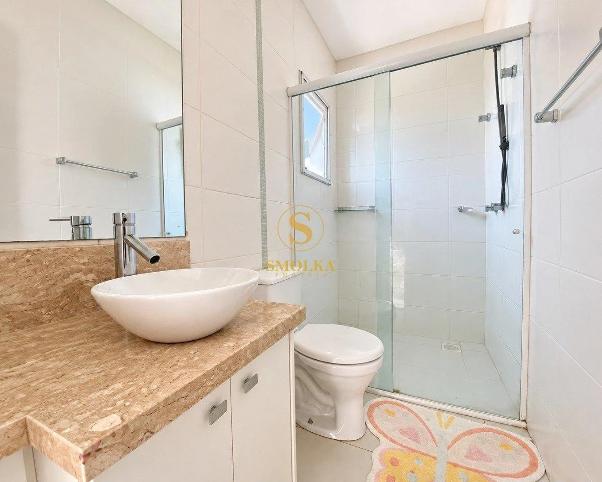 3-bedroom house with a walk-in closet in Florianópolis — photo 41