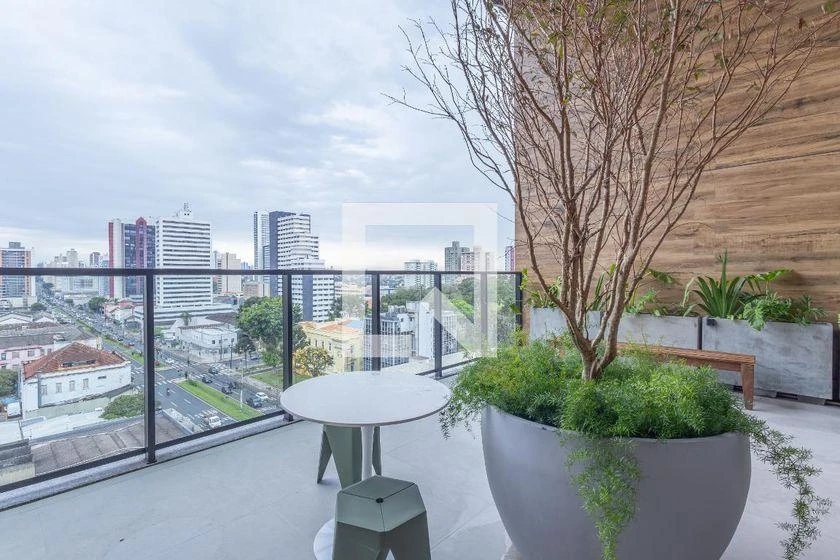Furnished 1-bedroom apartment with 24 m² and floor-to-ceiling windows — photo 30