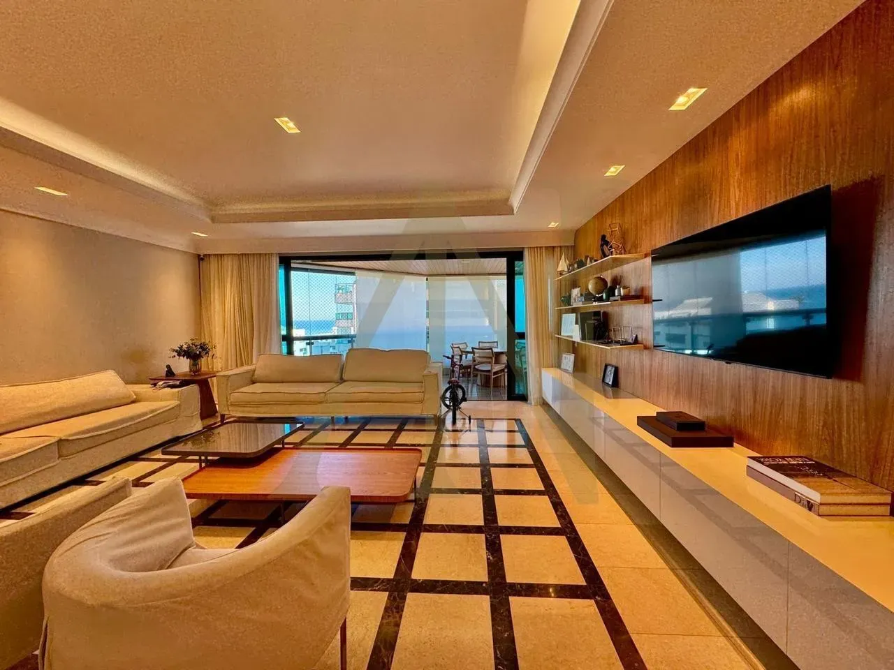 Furnished apartment with 4 bedrooms and 5 bathrooms — photo 45
