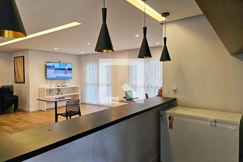 2-bedroom apartment in a building with a gym — photo 22