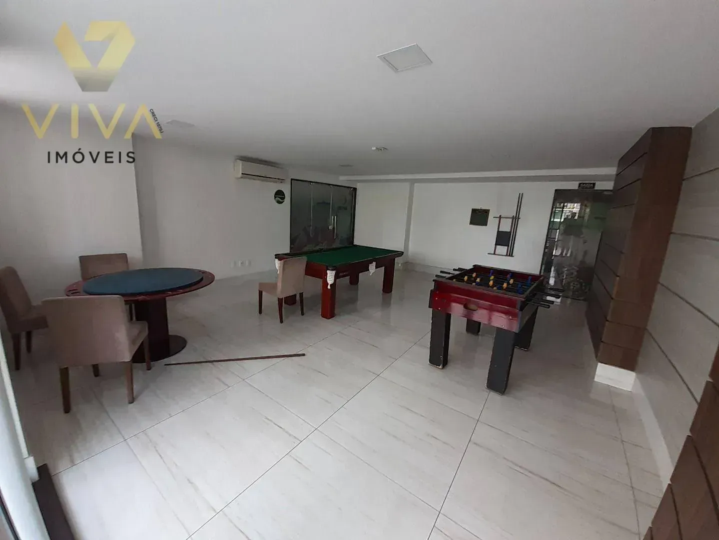 2-bedroom apartment in a building with a gym — photo 16