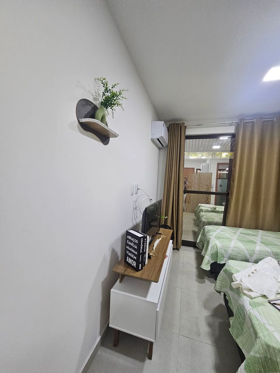 1-bedroom apartment with a balcony and 1 parking spot — photo 3