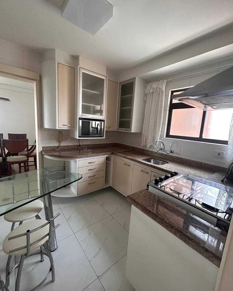 3-bedroom apartment with a home office in Curitiba — photo 12