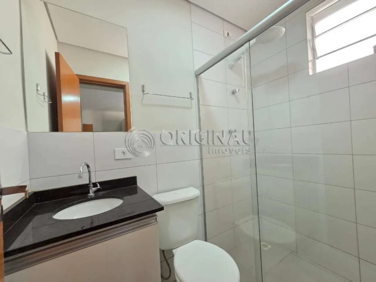 Furnished 1-bedroom apartment with compact kitchenette — photo 6