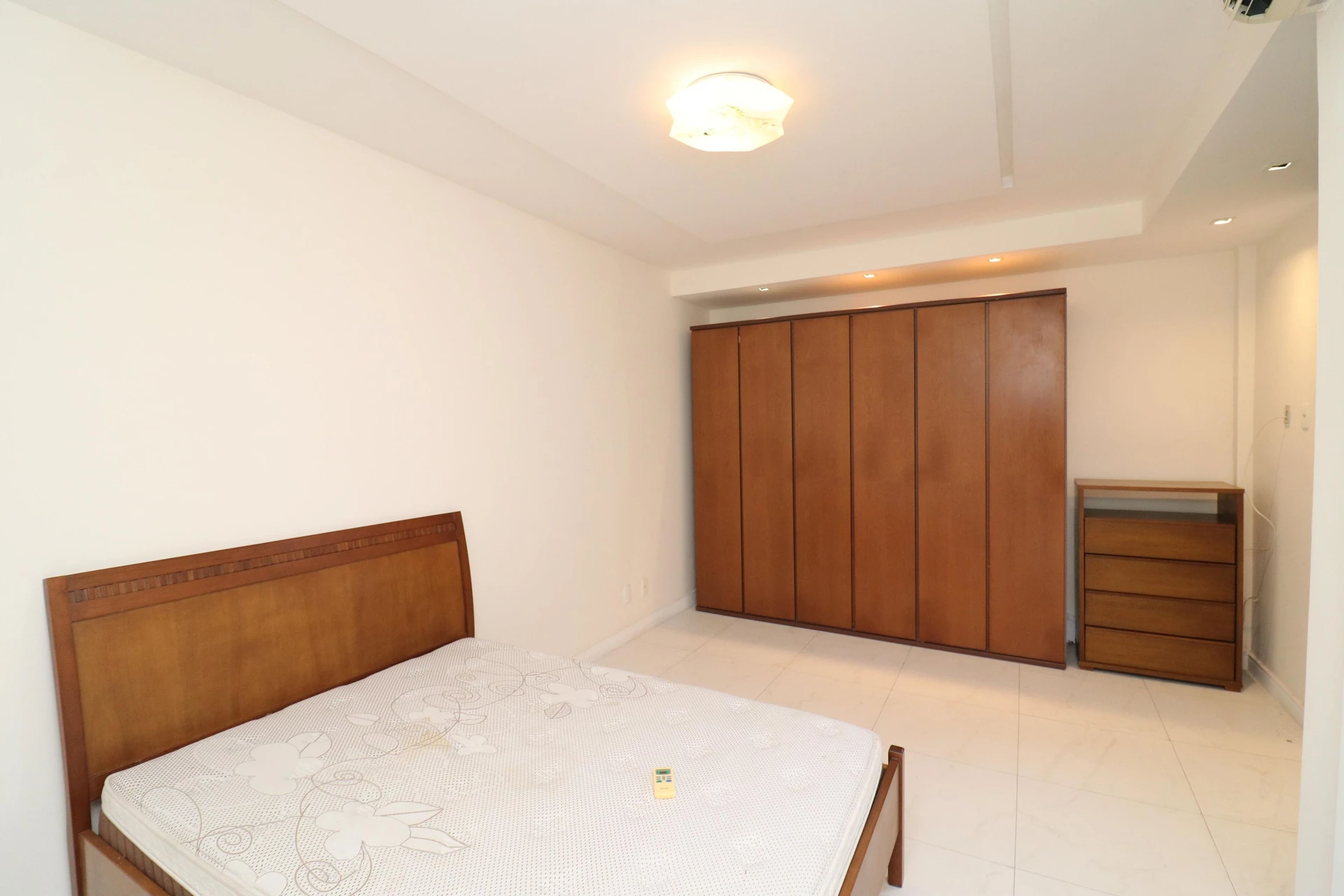 Vestidor y 5 dormitorios: casa de 420 m² — photo 4