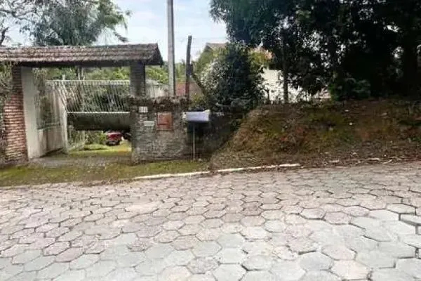 Furnished house with 3 bedrooms and 360 m² — photo 12