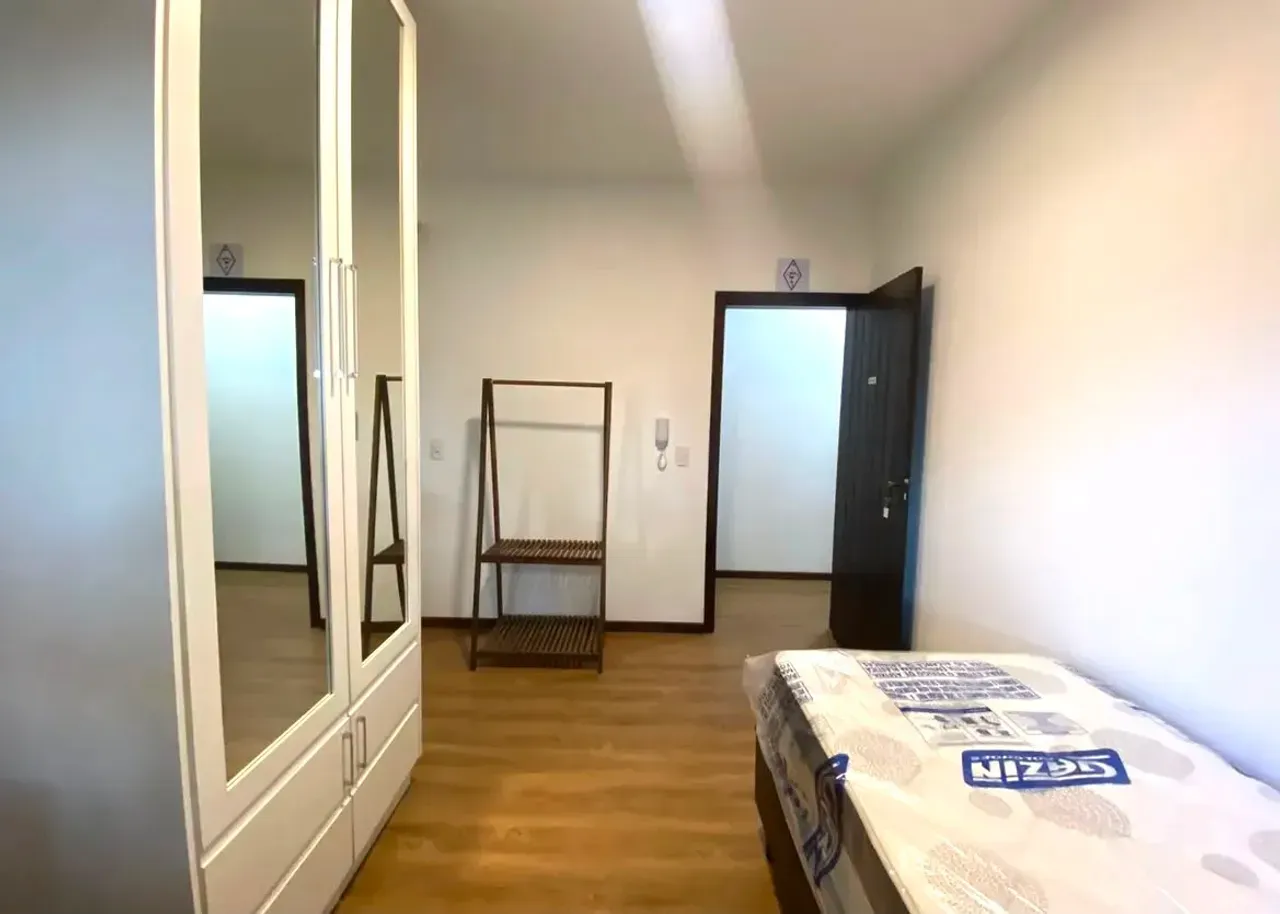 Estudio sin aparcamiento con lavadora y jardín privado — photo 9