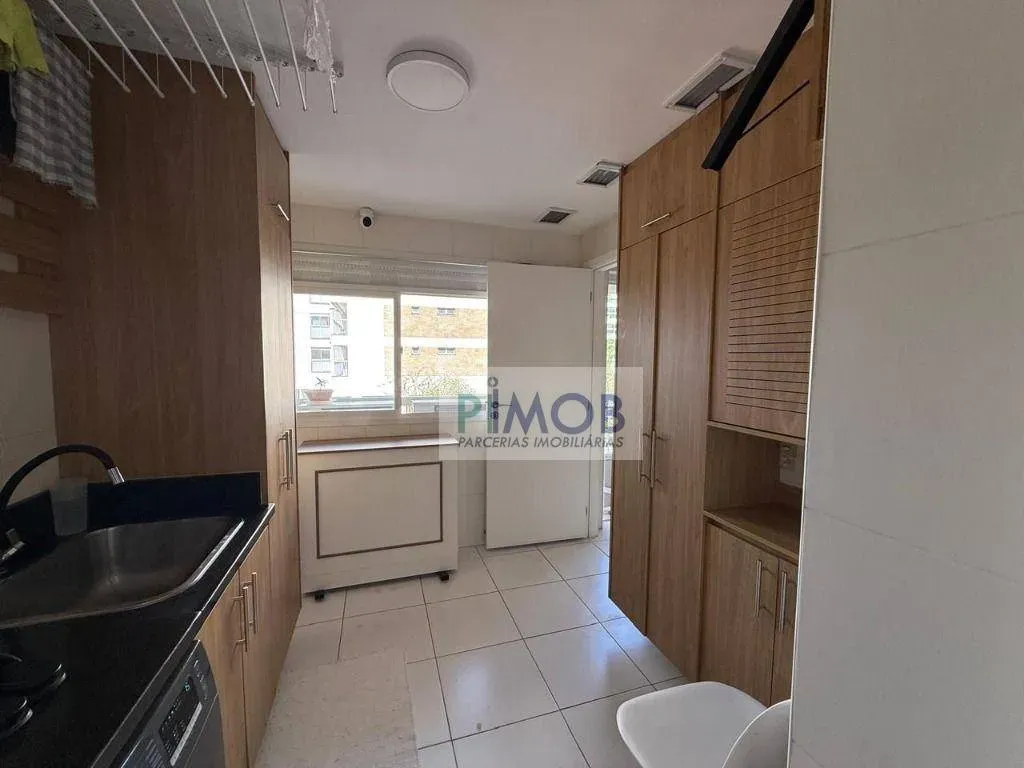 227 m² apartment with 5 bedrooms and 5 bathrooms — photo 26