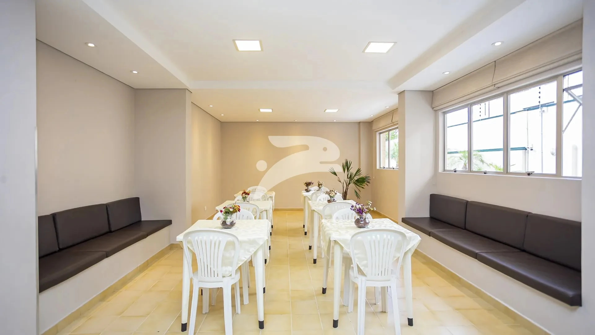 Apartamento de 2 quartos com 56 m² e cozinha separada — photo 9