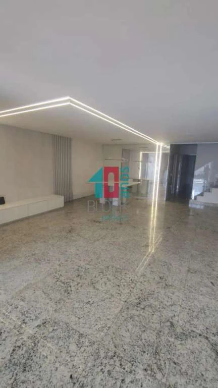 Casa de 480 m² com 5 quartos, 1 suíte e 2 vagas — photo 2
