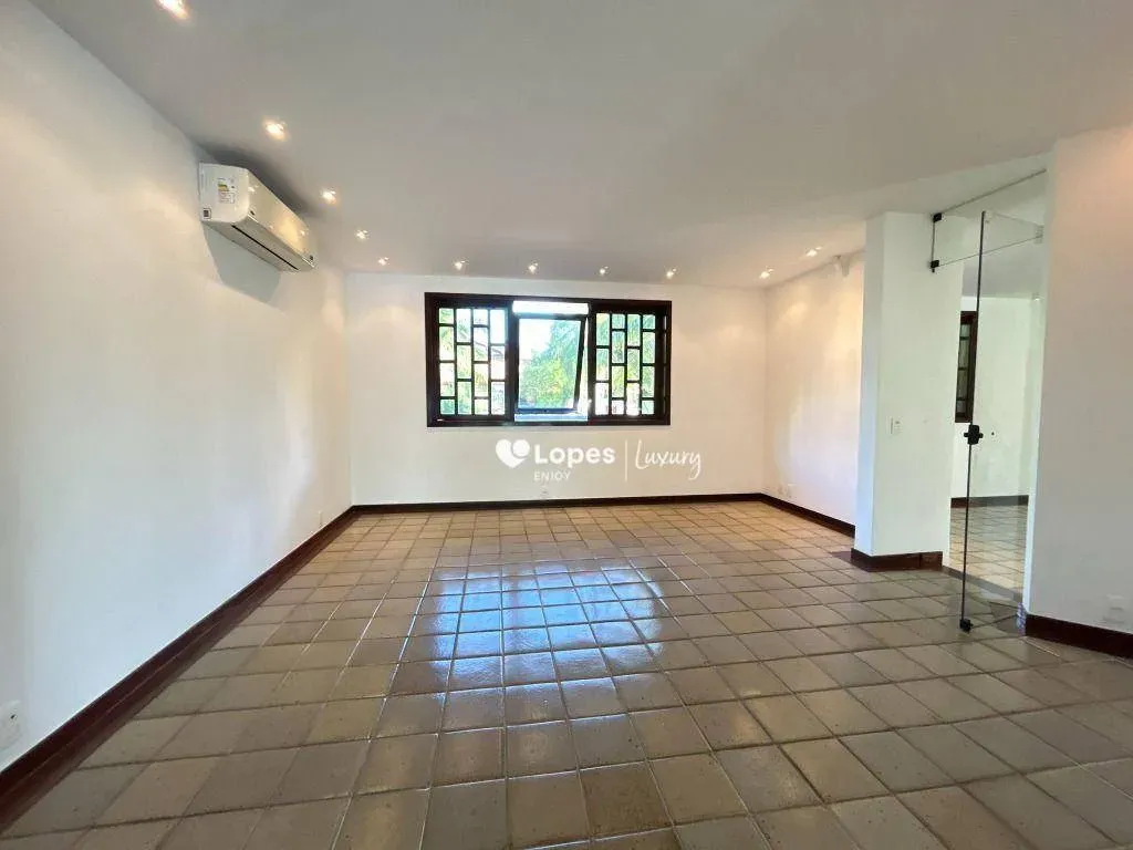 House with 5 en-suite bedrooms and an open gas kitchen — photo 14