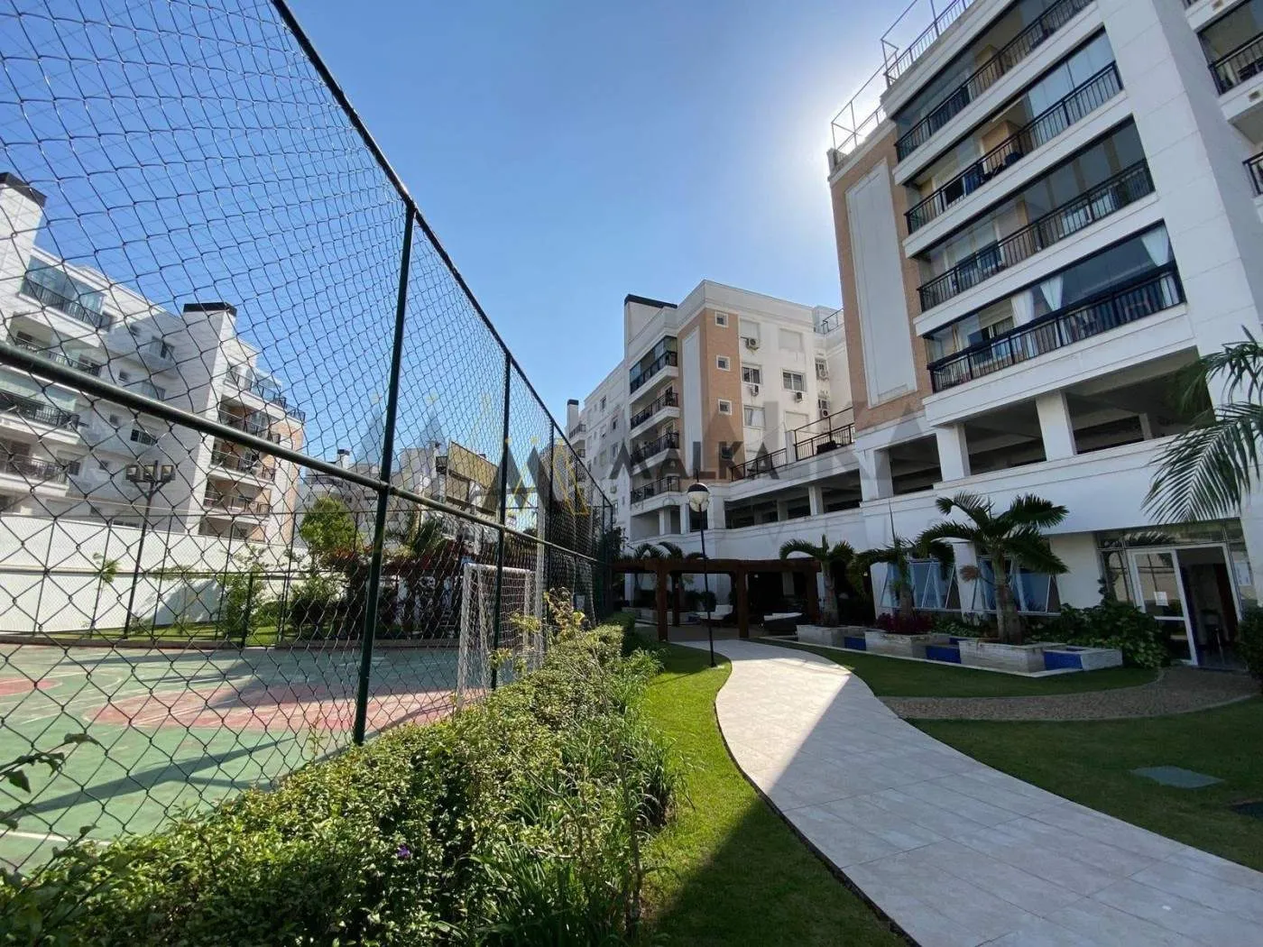 337 m² unfurnished apartment with 3 en-suite rooms — photo 31
