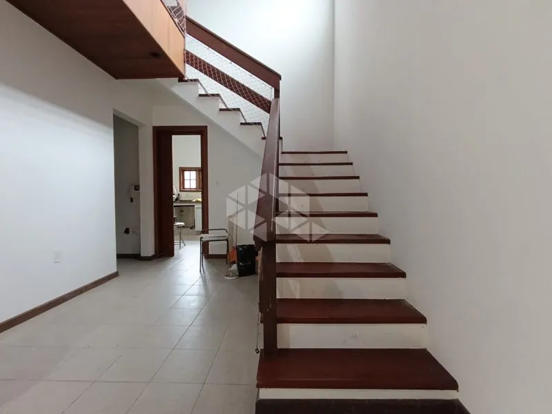 Furnished 360 m² house with 3 bedrooms and 6 parking spaces — photo 36