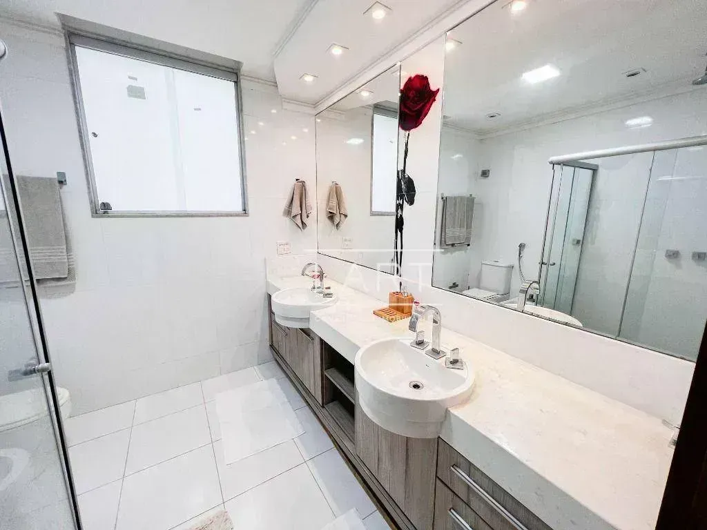 Unfurnished apartment with 5 bedrooms and 5 bathrooms — photo 31