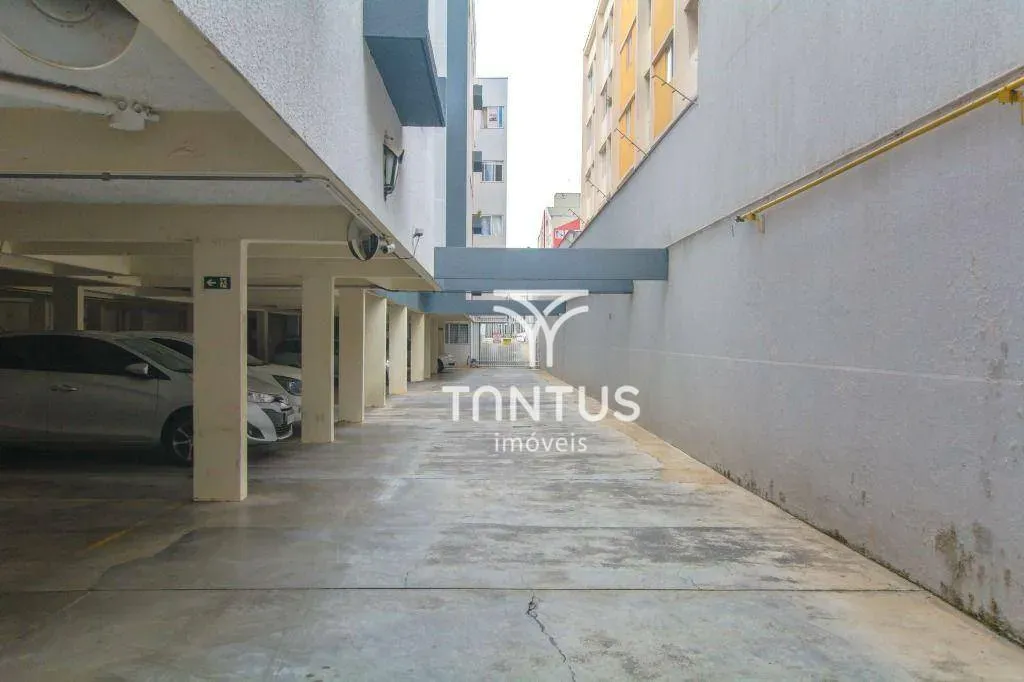 Wood or laminate floors in a 2-bedroom apartment, 66 m² — photo 22