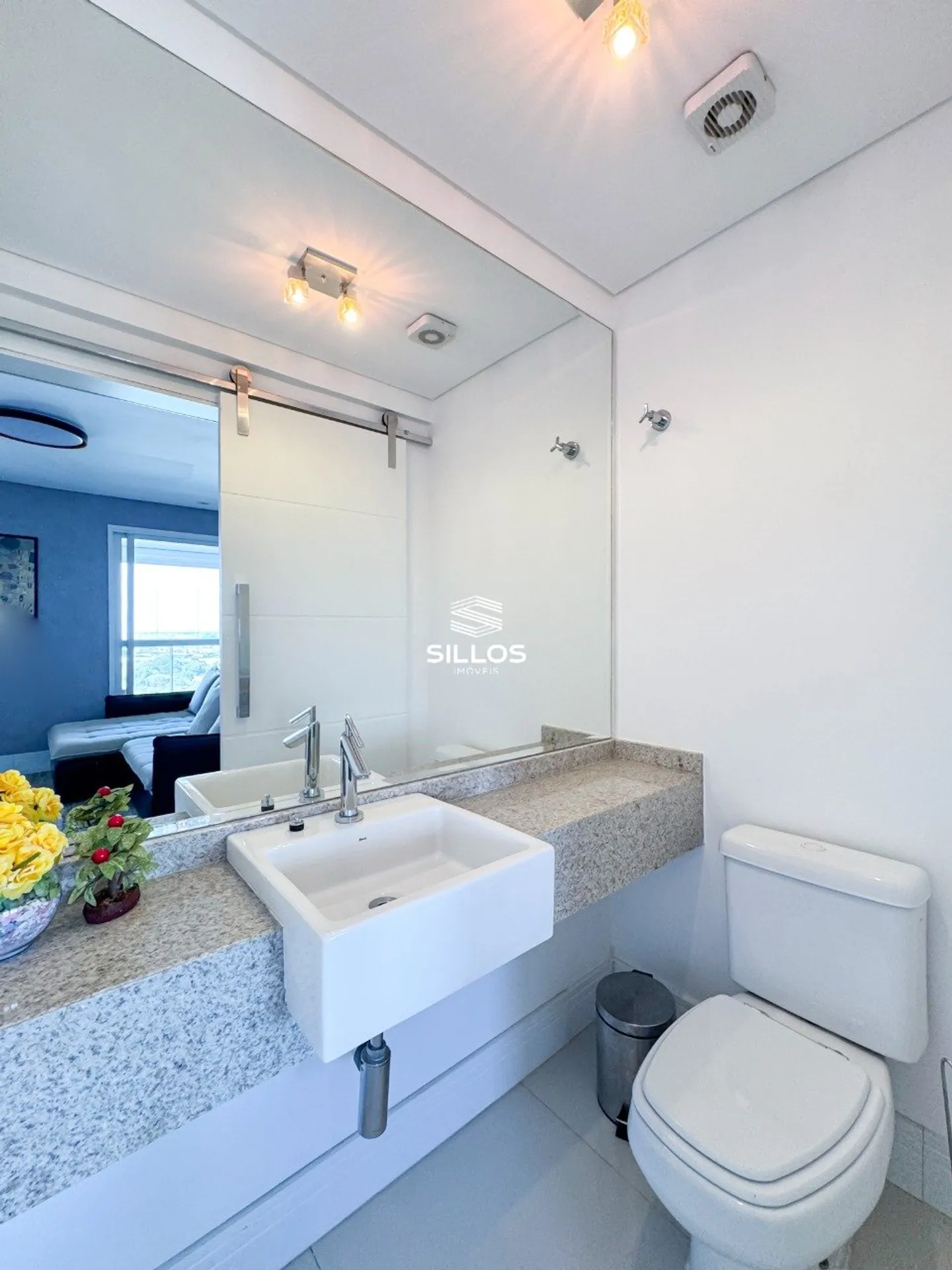 3-bedroom apartment with a bathtub in Curitiba — photo 53