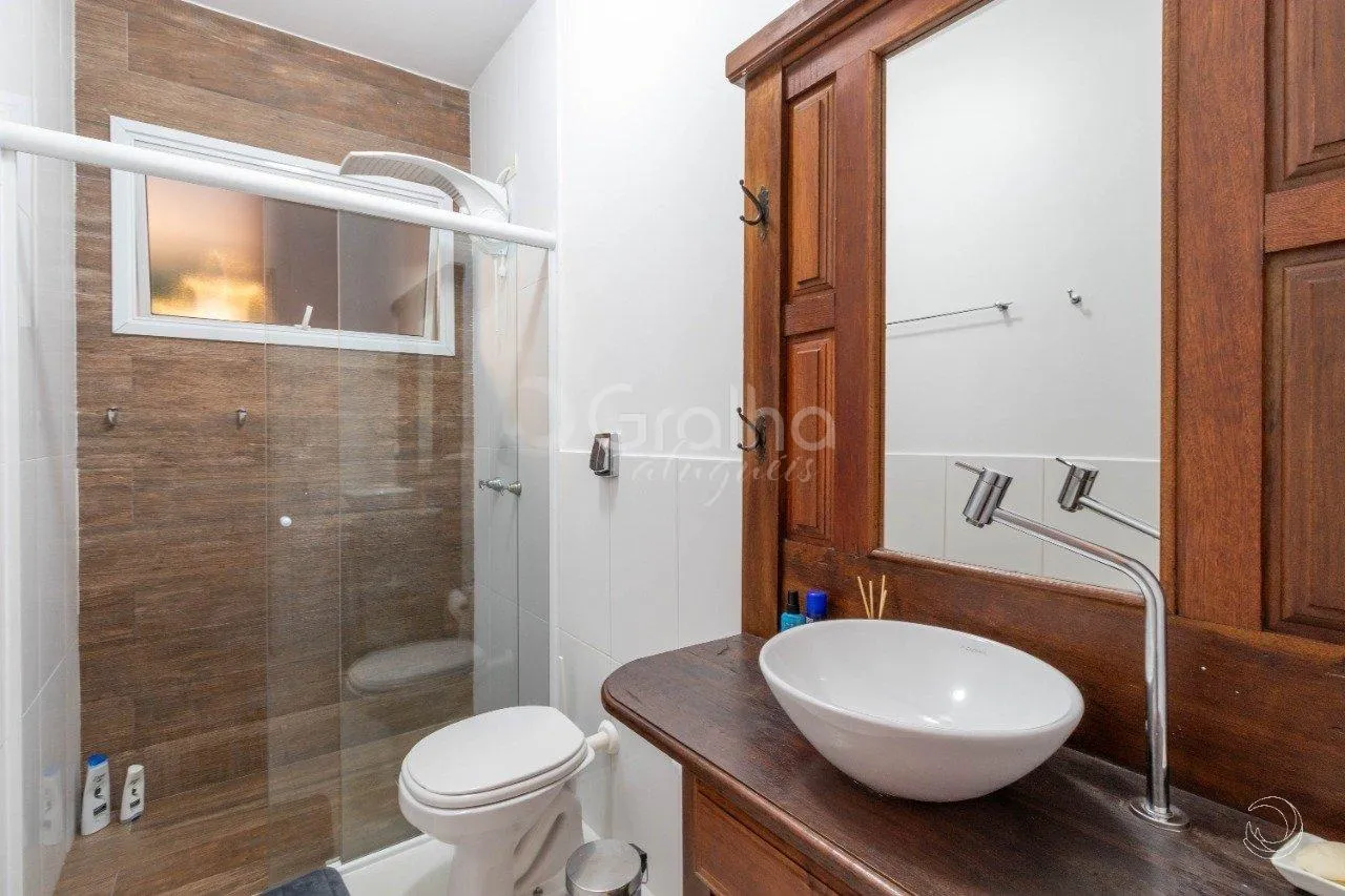 5-bedroom house with a fireplace in Florianópolis — photo 9