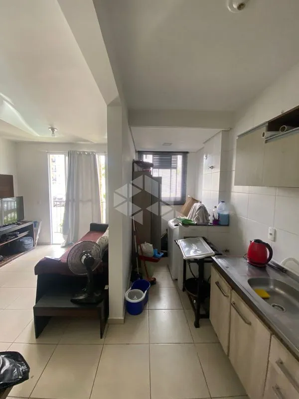 Apartamento mobiliado de 60 m² com cozinha americana e varanda