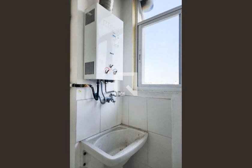 2-bedroom apartment in a building with a gym — photo 30