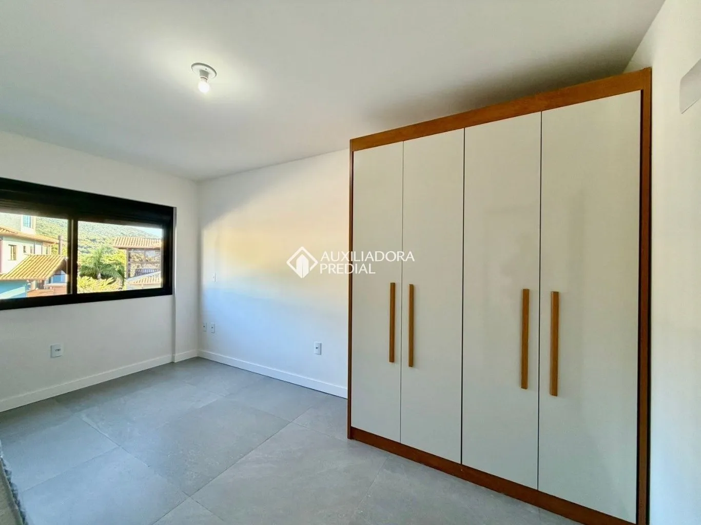 2-bedroom apartment with a home office — photo 3