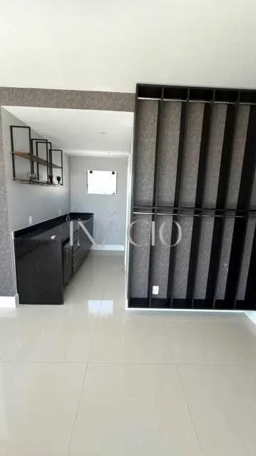 4-bedroom house with floor-to-ceiling windows — photo 12