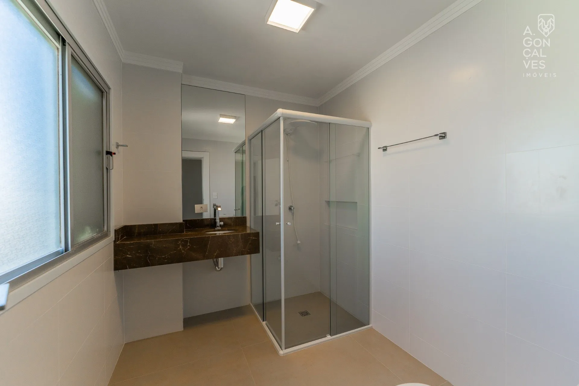 479 m² apartment with 4 bedrooms and 4 parking spaces — photo 32