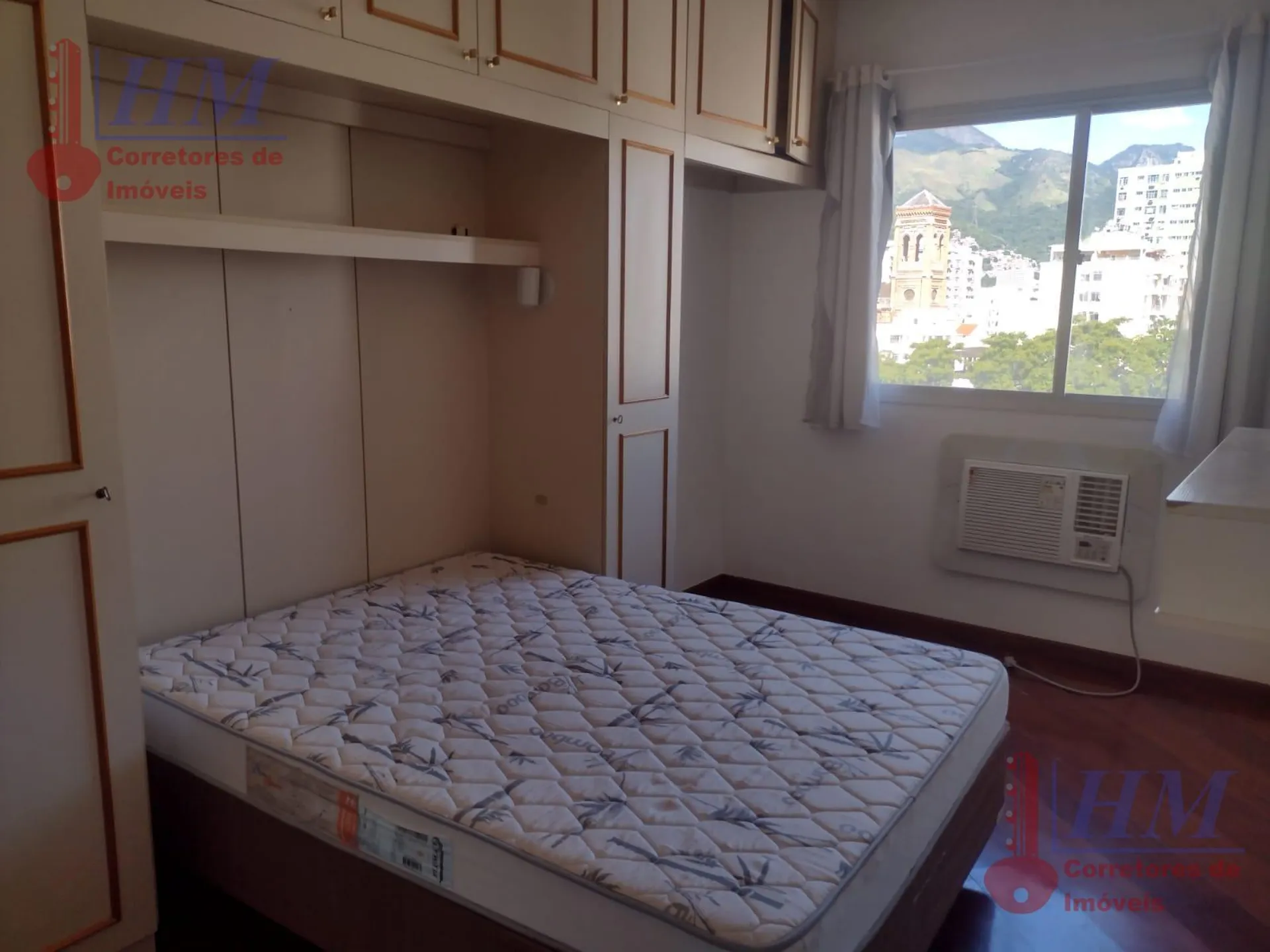 Furnished apartment, 67 m², with a glass-enclosed balcony — photo 3