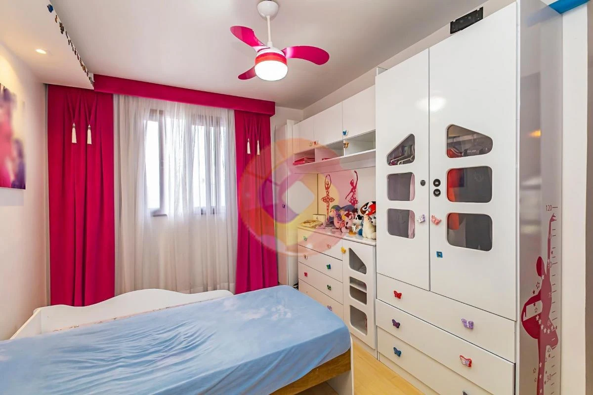 3-bedroom house with a washing machine in Curitiba — photo 46