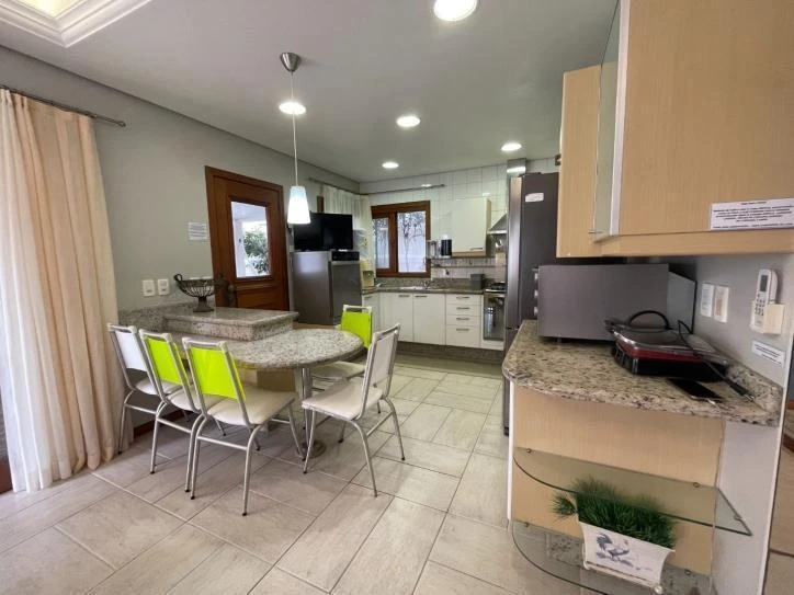 Ванна и 6 спален: дом 320 м² — photo 39