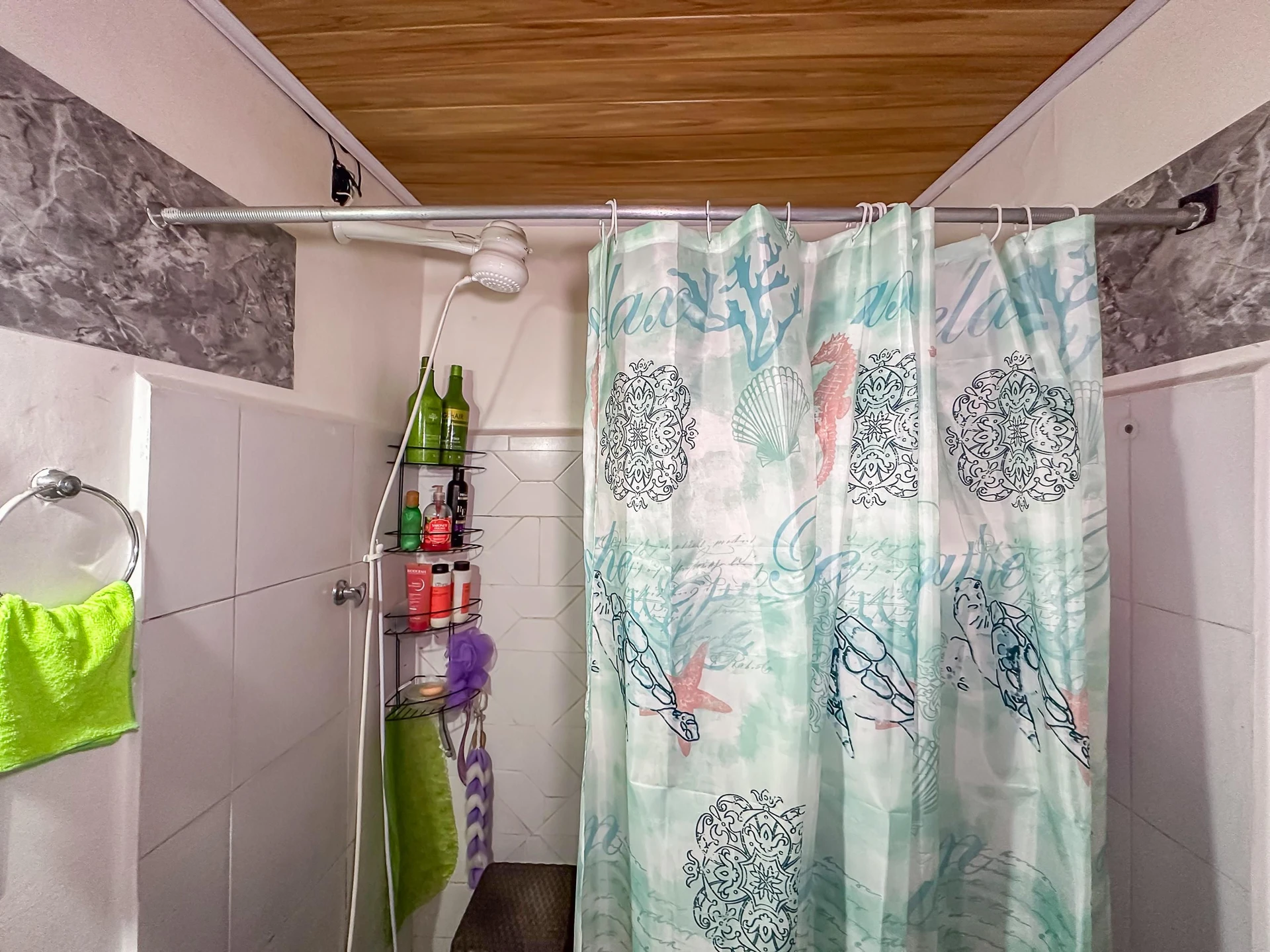 Furnished 1-bedroom apartment with balcony and private garden — photo 30