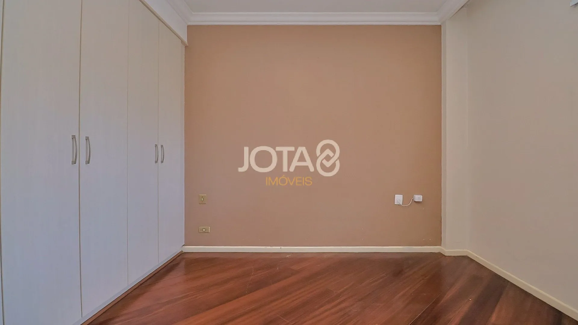 Apartamento de 3 dormitorios con balcón y 2 plazas, 109 m² — photo 21