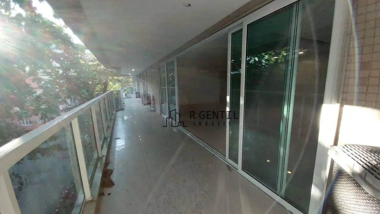 Apartamento com 4 dormitórios e 5 banheiros — photo 14