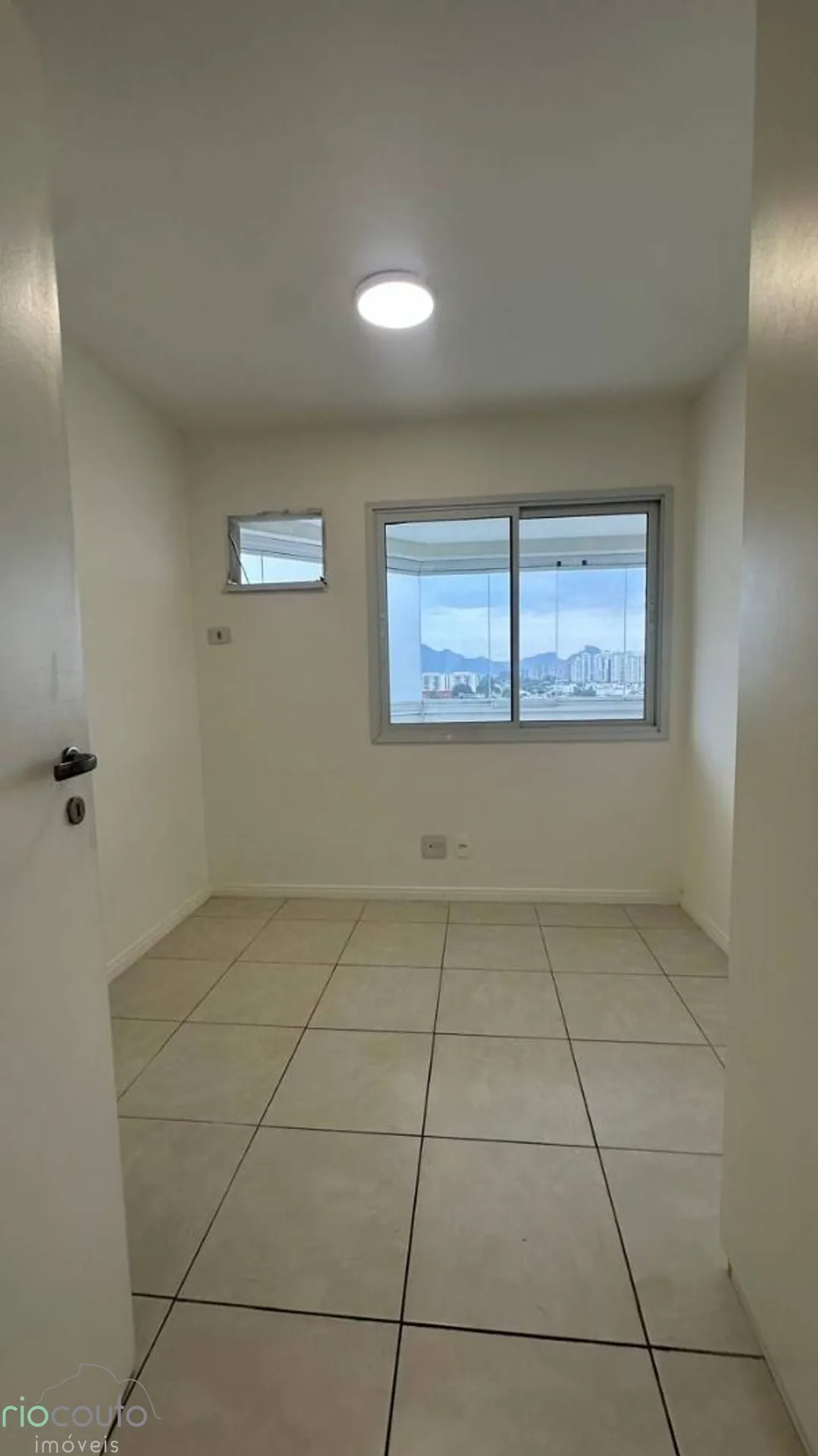 2-bedroom apartment with a water view in Rio de Janeiro — photo 35