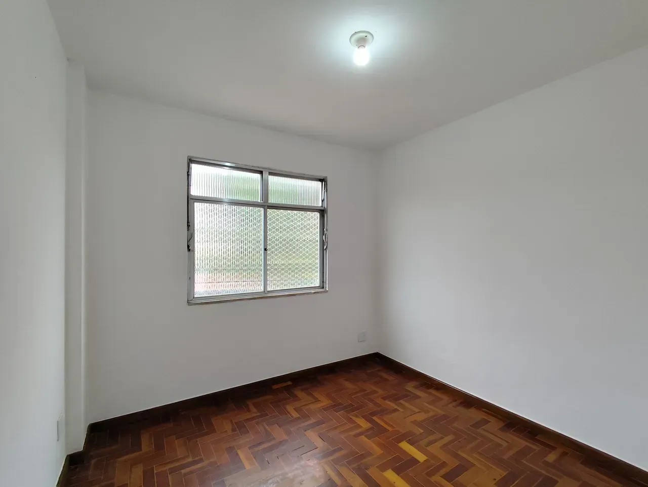 2-bedroom apartment with a separate, closed kitchen — photo 12