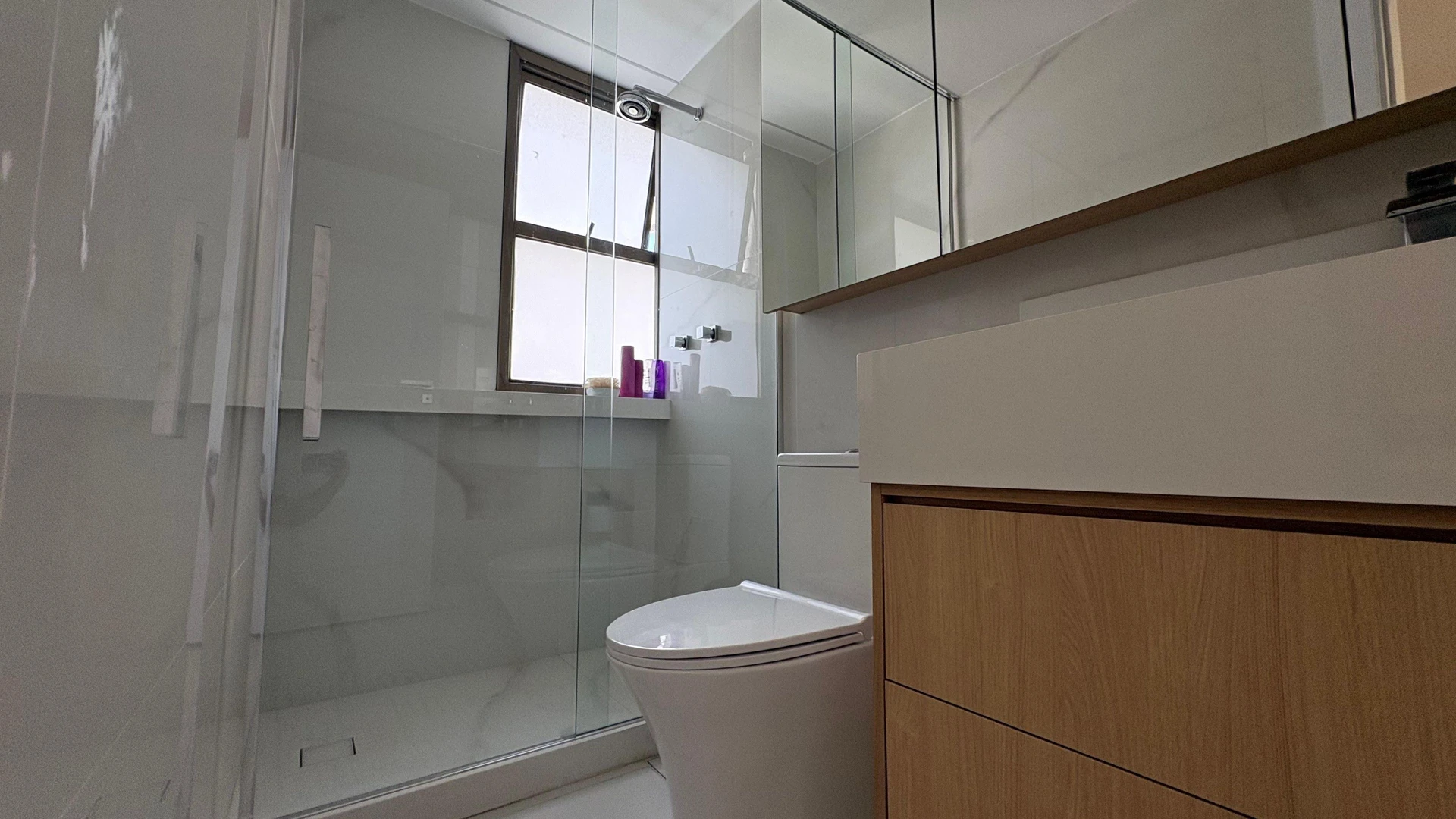 Jacuzzi in a 5-bedroom apartment, 217 m² — photo 10
