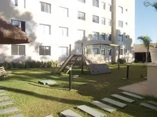 Apartamento com piso de madeira ou laminado, Portão — photo 24