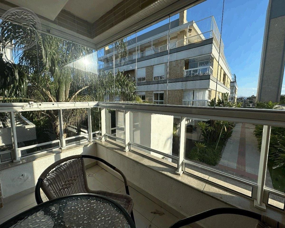 Balcony with a grill in a 2-bedroom apartment, 91 m² — photo 4
