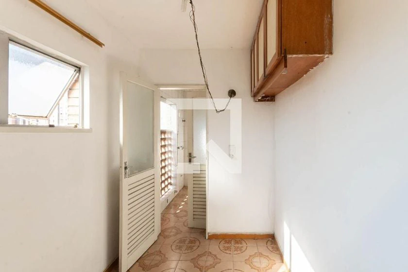 69 m² rental apartment with 1 bedroom and 2 bathrooms