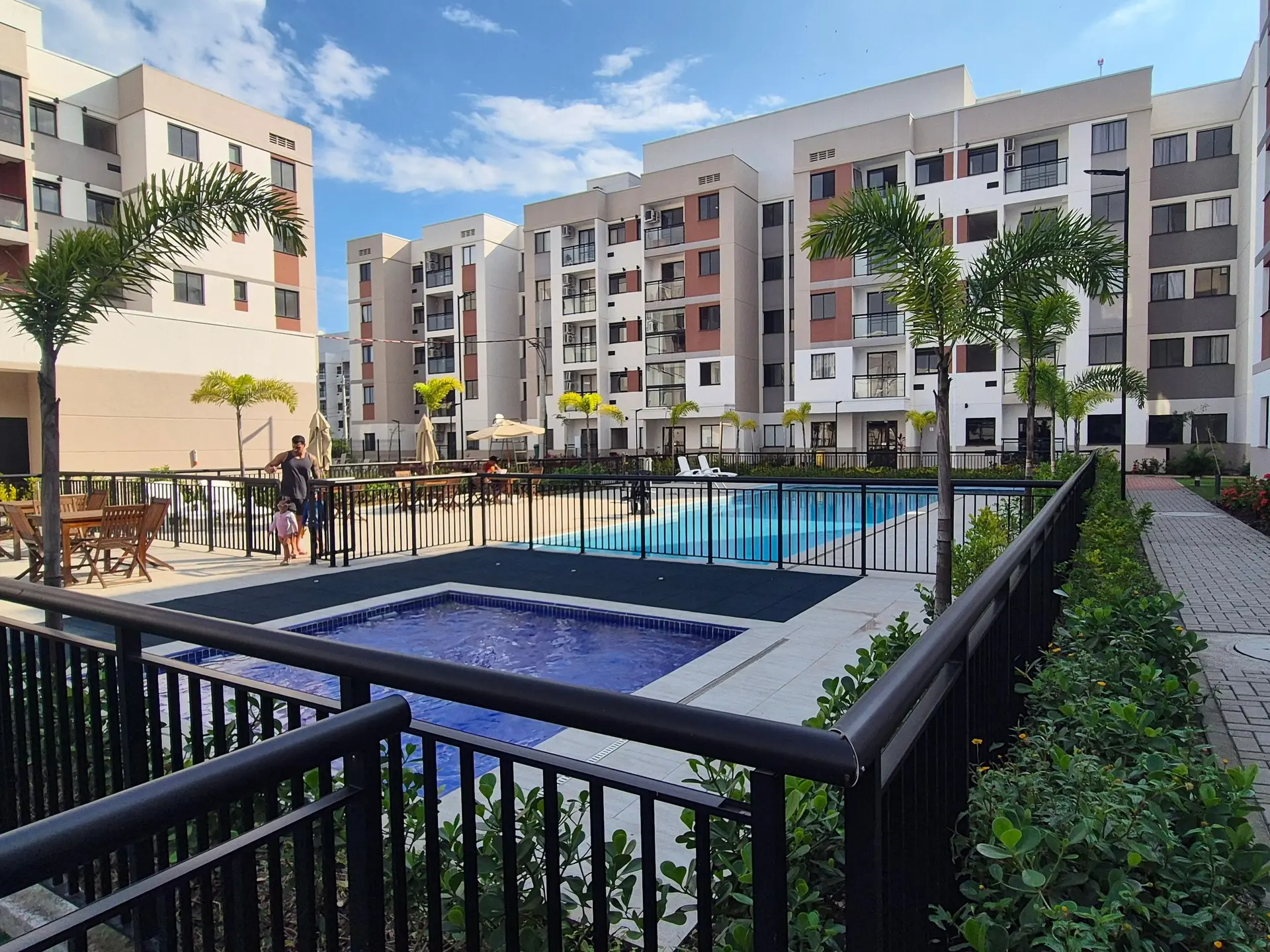 Apartamento mobiliado de 2 quartos em condomínio com piscina — photo 26
