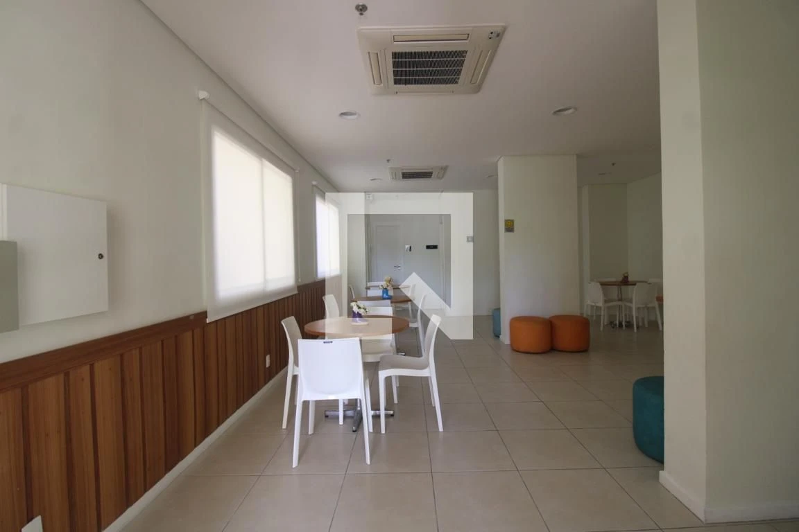 Furnished 2-bedroom apartment with balcony — photo 57