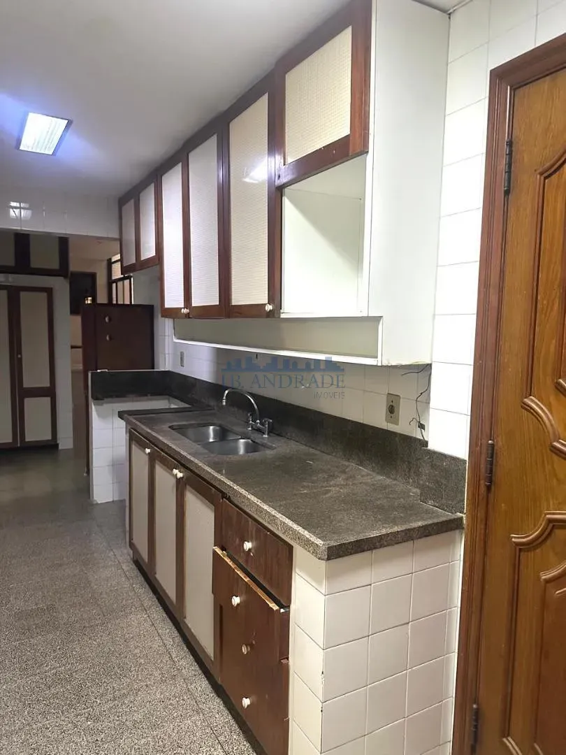 Apartamento de 3 suítes com varanda e 173 m² — photo 2