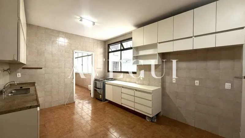 Apartamento 4 quartos com 2 suítes e jardim — photo 23