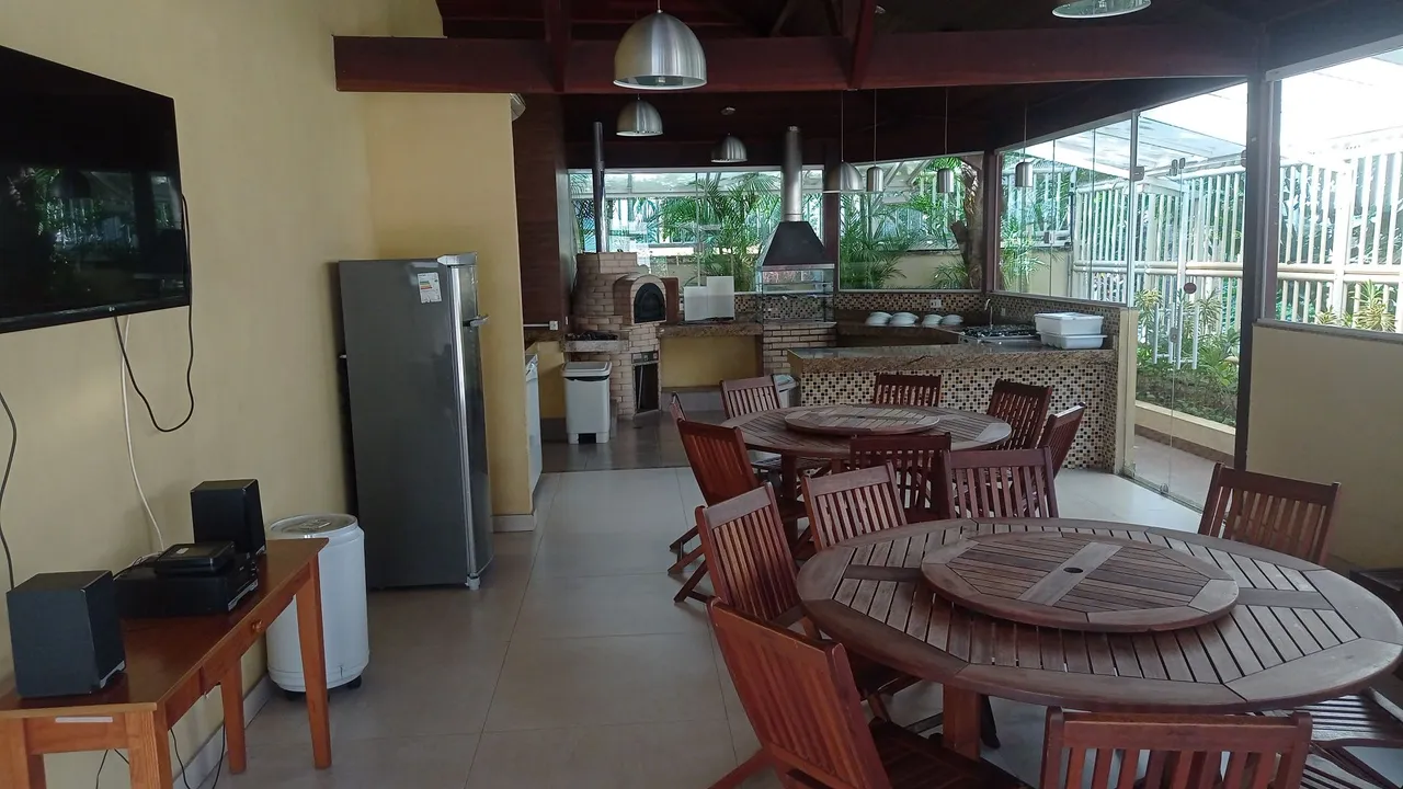 Glass-enclosed balcony in a 2-bedroom apartment, 78 m² — photo 15