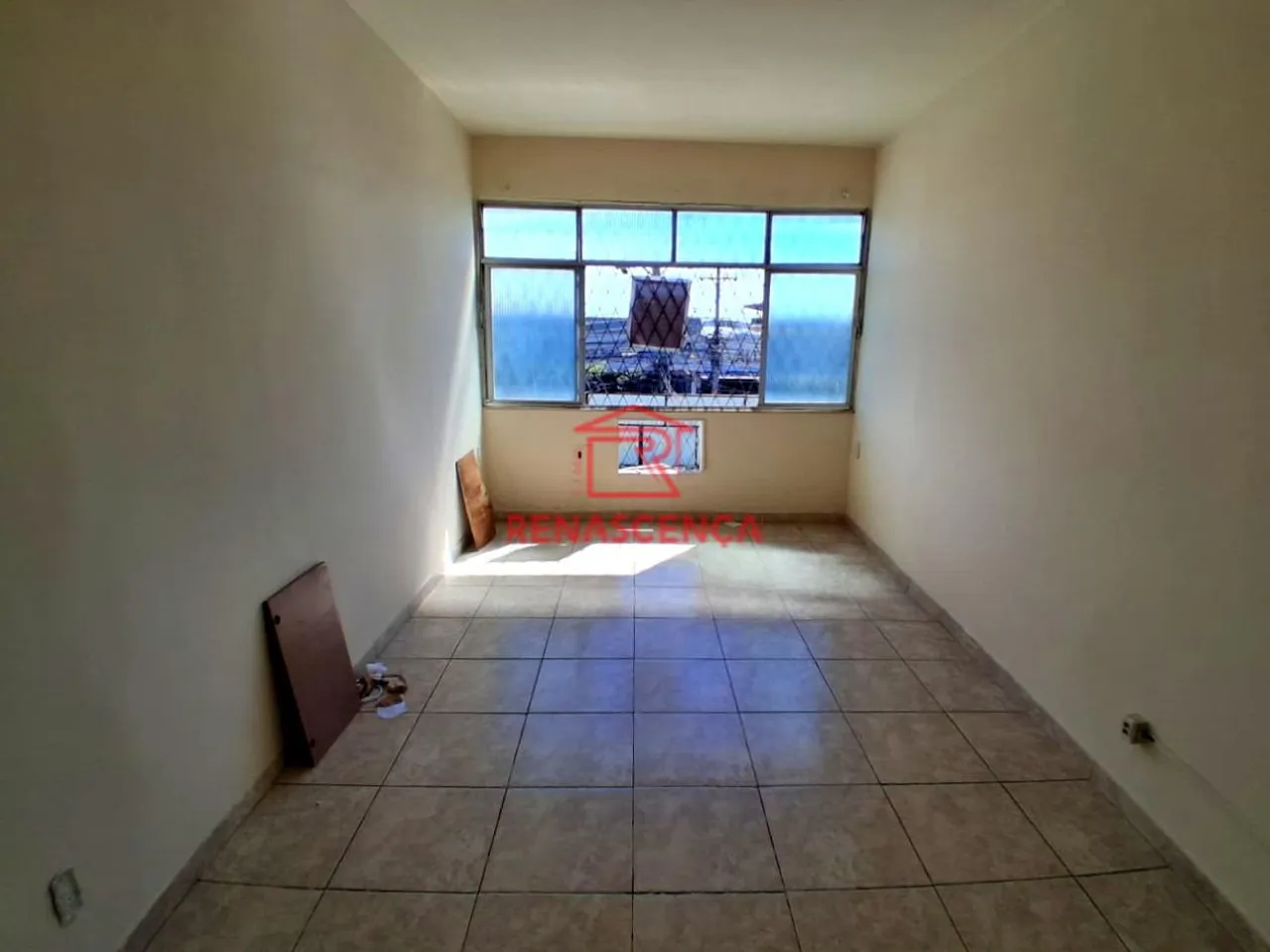 Unfurnished house with 2 bedrooms and 1 bathroom