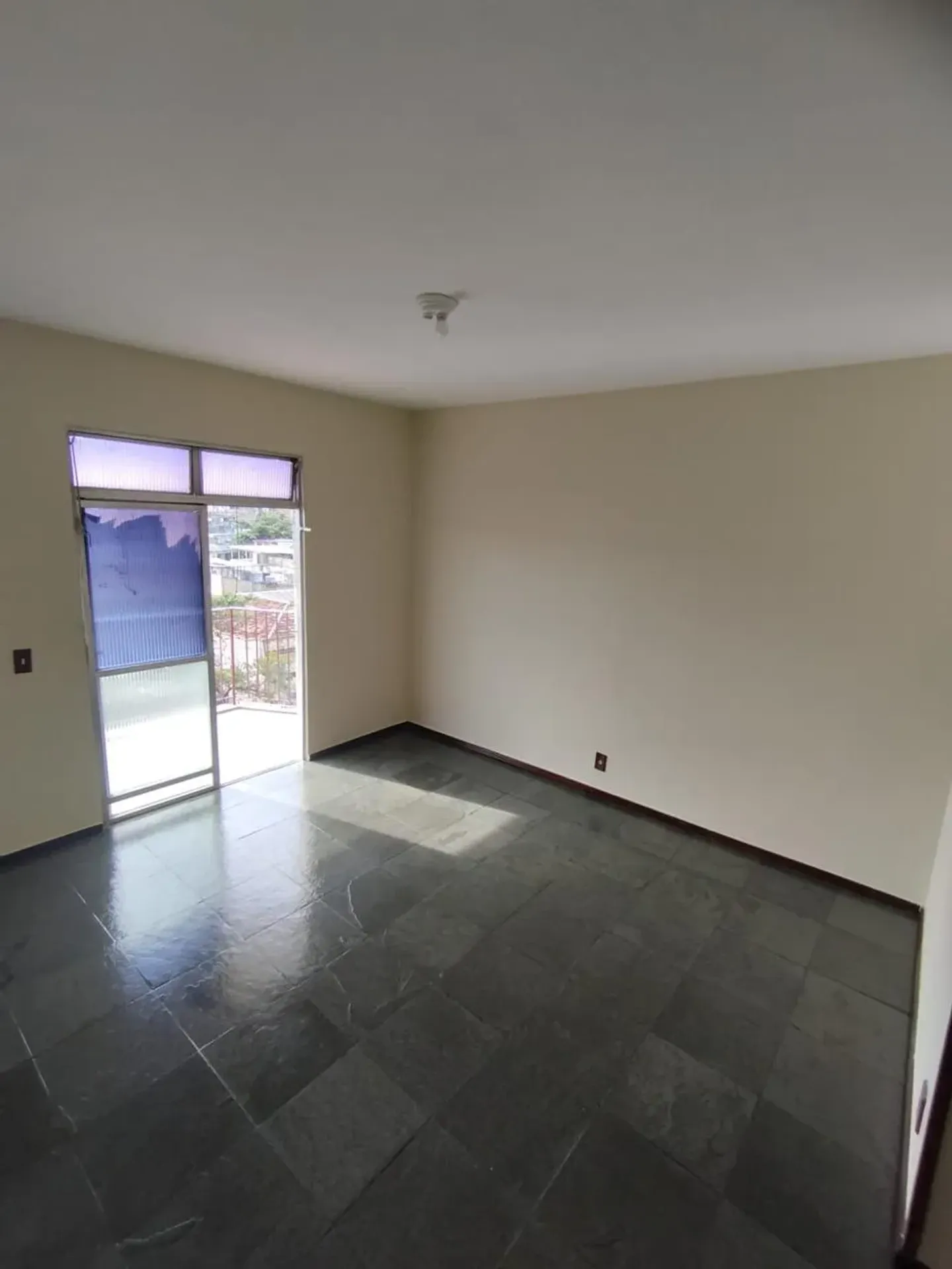 Rental apartment with 2 bedrooms and a private garden — photo 26