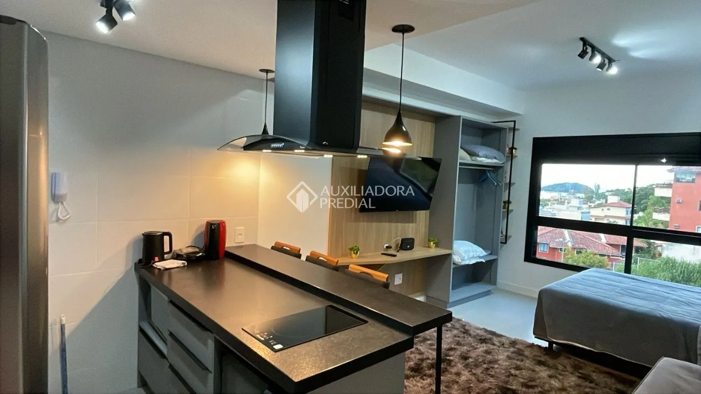 Furnished 1-bedroom apartment with balcony, 43 m² — photo 9