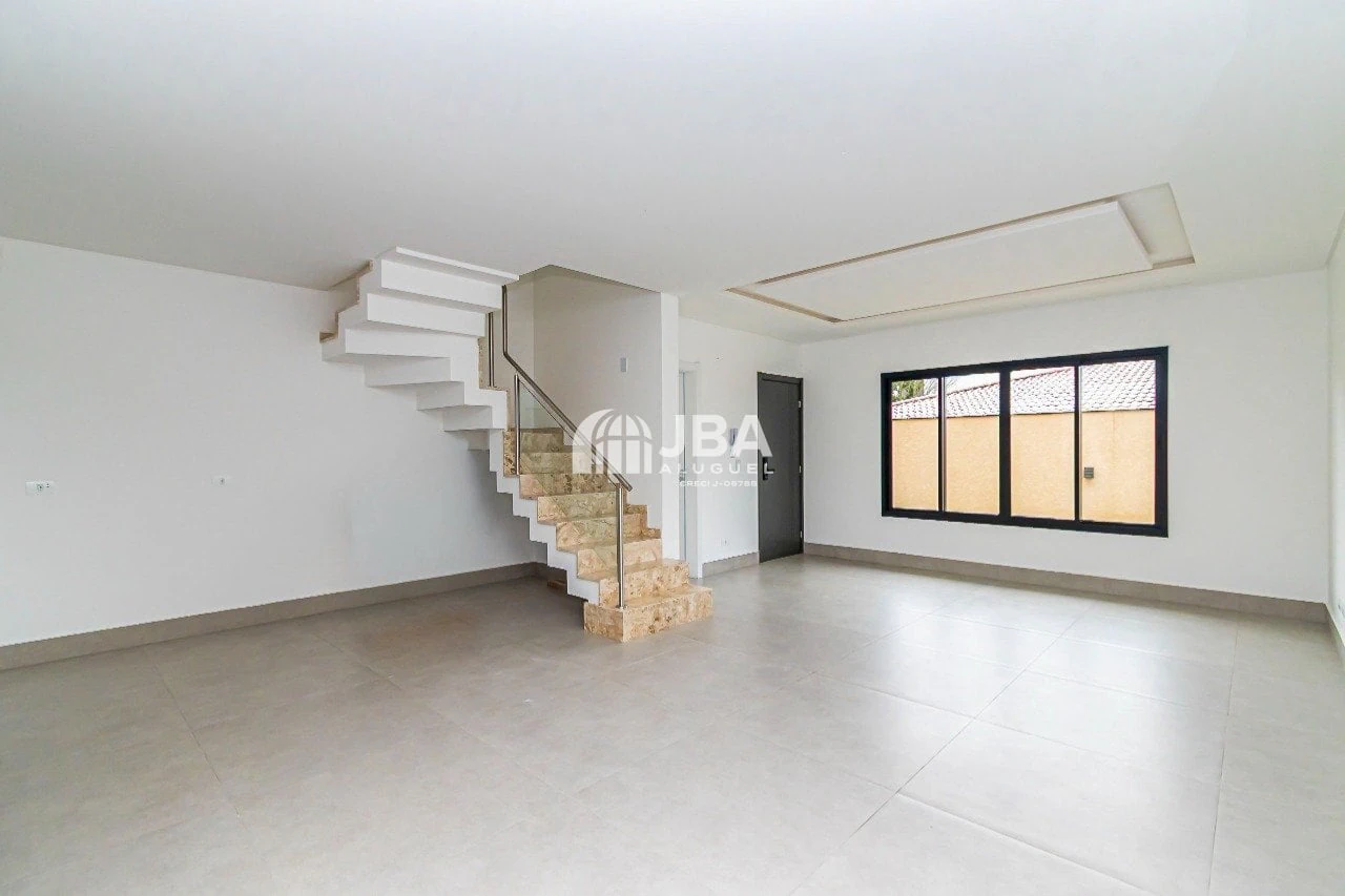House with open-plan kitchen and 3 bedrooms plus suite — photo 18