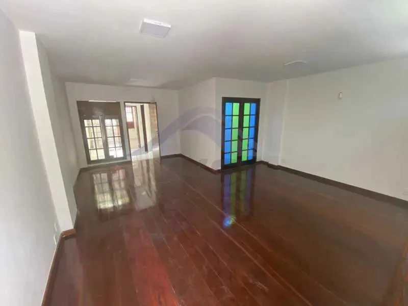 Triplex house with 5 bedrooms and 5 bathrooms and parking for 5 — photo 13