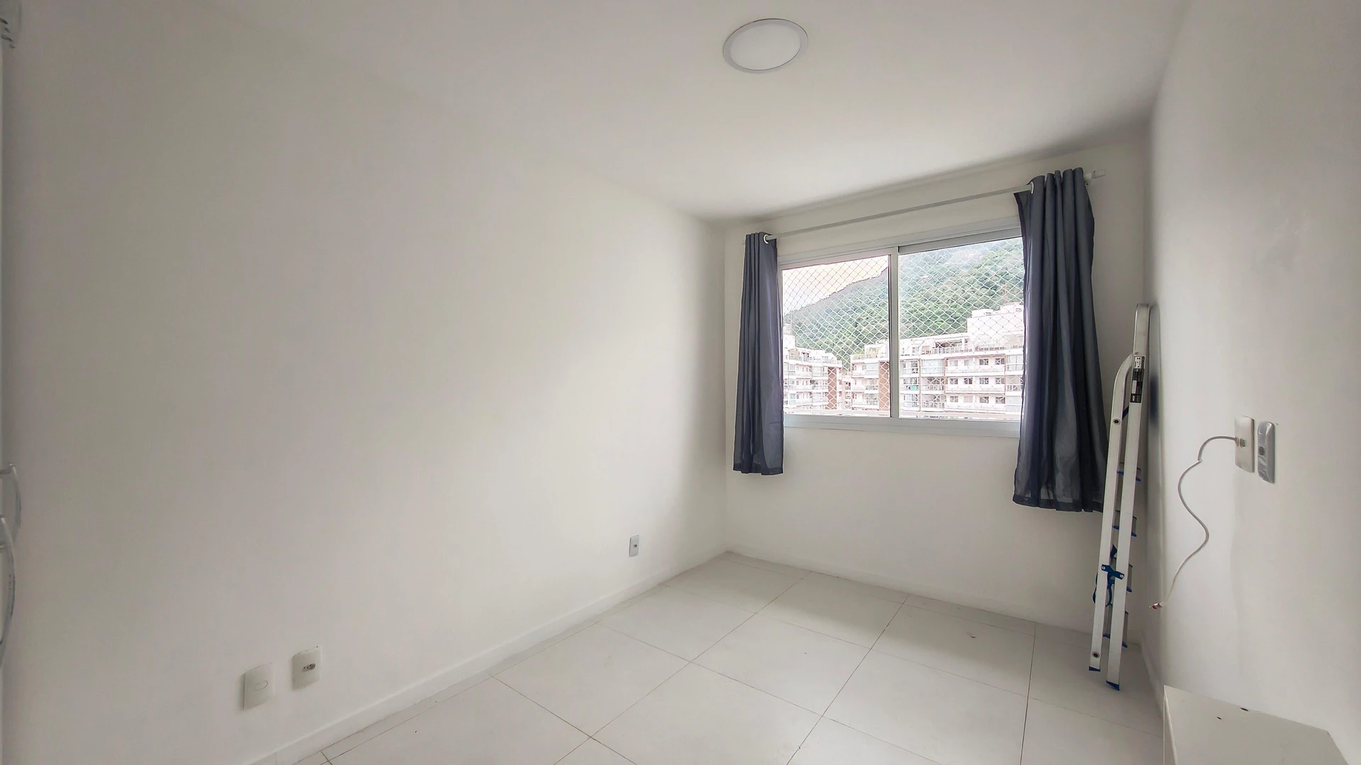 Unfurnished apartment with 2 bedrooms and 2 bathrooms — photo 28